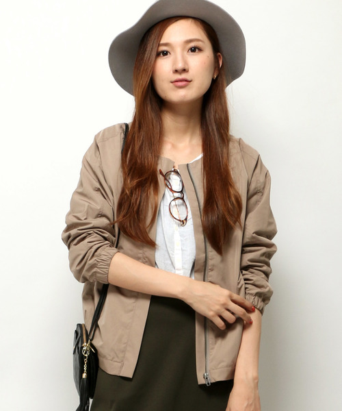 LBC（エルビーシー）の「ノーカラーブルゾン（ブルゾン・レディース・オリーブ/ネイビー/ベージュ・LARGE/MEDIUM）」の2枚目の写真