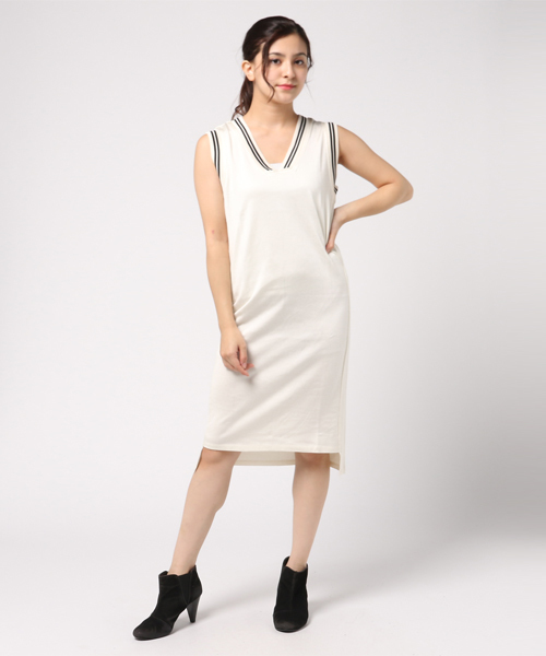 MOUSSY（マウジー）の「SW V/N JERSEY MINI DRESS（ワンピース・レディース・アイボリー/ブラック・FREE）」の6枚目の写真