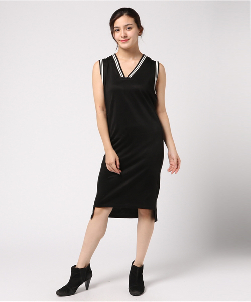 MOUSSY（マウジー）の「SW V/N JERSEY MINI DRESS（ワンピース・レディース・アイボリー/ブラック・FREE）」の9枚目の写真