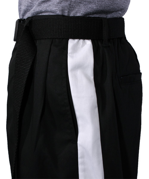 ８(eight)（エイト）の「ライン入り アンクルパンツ ワイド サルエルパンツ（スラックス・メンズ・ブラック/グレー・MEDIUM/LARGE）」の9枚目の写真