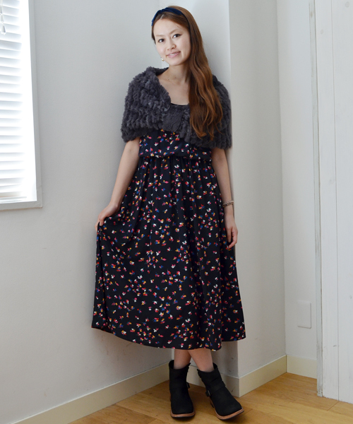 Khaju(カージュ)の「Khaju:フラワーキャミマキシワンピース(ワンピース・レディース・ブラック/ネイビー・ONE SIZE)」の2枚目の写真