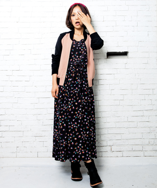 Khaju(カージュ)の「Khaju:フラワーキャミマキシワンピース(ワンピース・レディース・ブラック/ネイビー・ONE SIZE)」の1枚目の写真