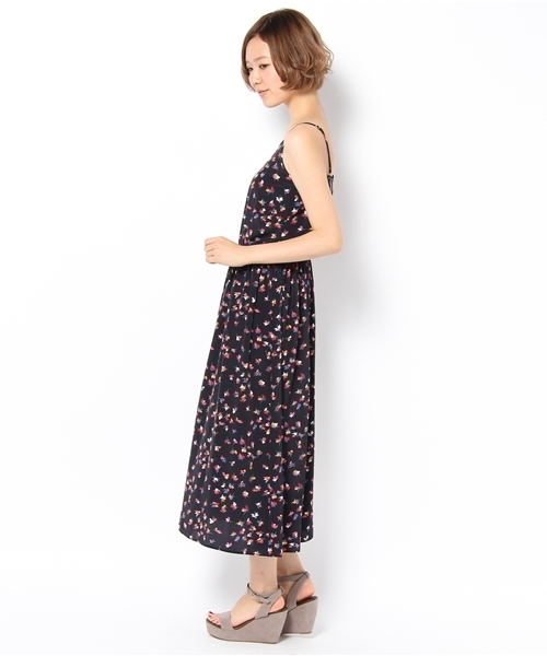 Khaju(カージュ)の「Khaju:フラワーキャミマキシワンピース(ワンピース・レディース・ブラック/ネイビー・ONE SIZE)」の6枚目の写真