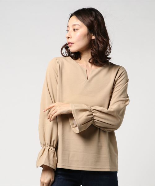 Pierrot（ピエロ）の「キーネック キャンディースリーブ カットジョーゼット Tブラウス（シャツ/ブラウス・レディース・ブラック/ベージュ/マスタード/カーキ/ミント/ネイビー/ブルー・L/M）」の17枚目の写真