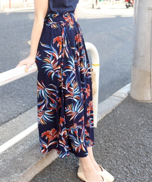 coca（coca）（コカ）の「【使用禁止】長さ選べるボタニカル柄フレアロングスカート（SHORT）（スカート・レディース・ネイビー・ONE SIZE）」の7枚目の写真