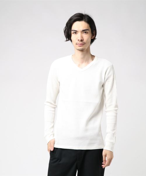 COLONY 2139（コロニートゥーワンスリーナイン）の「ワッフルVネック長袖Tシャツ（Tシャツ/カットソー・メンズ・オフホワイト/グレー/ブラック/マスタード/ネイビー・SMALL/MEDIUM/LARGE/X-LARGE）」の2枚目の写真