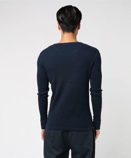 COLONY 2139（コロニートゥーワンスリーナイン）の「ワッフルVネック長袖Tシャツ（Tシャツ/カットソー・メンズ・オフホワイト/グレー/ブラック/マスタード/ネイビー・SMALL/MEDIUM/LARGE/X-LARGE）」の7枚目の写真