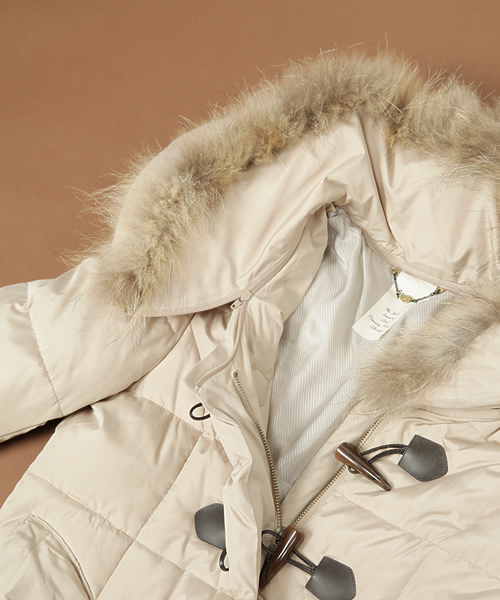 Soareak(ソアリーク)の「FURツキダッフルダウン(ダウンジャケット/コート・レディース・ブラック/キャメル・SMALL/MEDIUM)」の15枚目の写真