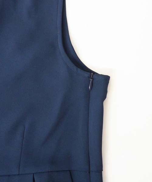 SweetMommy（スウィートマミー）の「ノースリーブ タック ワンピース オフィス [マタニティ 産前産後]（マタニティウェア/グッズ・レディース・ネイビー/グレー/ブラック/ブルー系その他/ブラック系その他・M/L）」の10枚目の写真