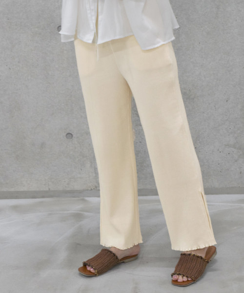 w closet（ダブルクローゼット）の「スリット入りテレコメローパンツ（その他パンツ・レディース・スミクロ/スモークグレー/ライトピンク/トップグレー/オートミール/オフホワイト・FREE）」の2枚目の写真