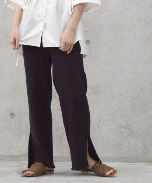 w closet（ダブルクローゼット）の「スリット入りテレコメローパンツ（その他パンツ・レディース・スミクロ/スモークグレー/ライトピンク/トップグレー/オートミール/オフホワイト・FREE）」の3枚目の写真