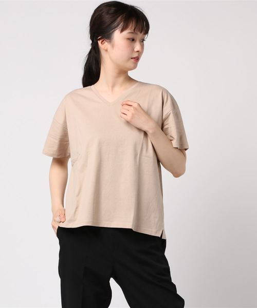 DISCOAT(ディスコート)の「USコットンVネックTシャツ(Tシャツ/カットソー・レディース・オフホワイト/グレー系その他/キャメル/ライトベージュ・FREE)」の1枚目の写真