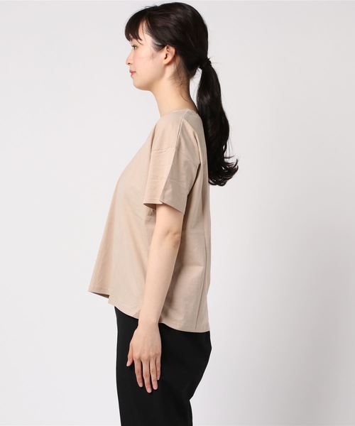 DISCOAT(ディスコート)の「USコットンVネックTシャツ(Tシャツ/カットソー・レディース・オフホワイト/グレー系その他/キャメル/ライトベージュ・FREE)」の5枚目の写真