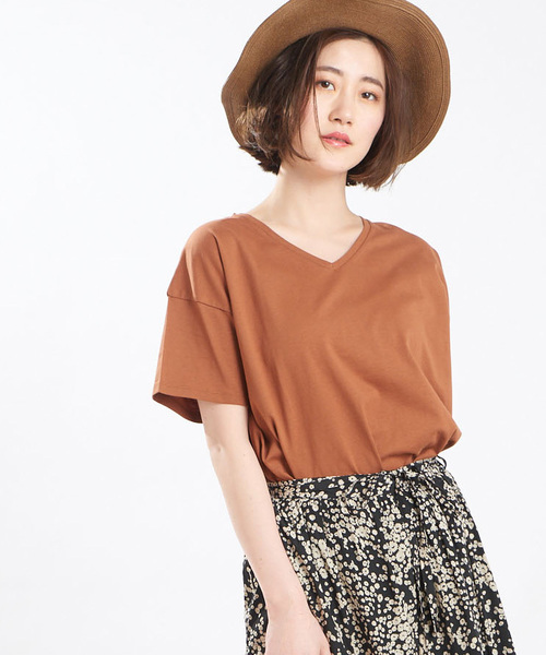 DISCOAT(ディスコート)の「USコットンVネックTシャツ(Tシャツ/カットソー・レディース・オフホワイト/グレー系その他/キャメル/ライトベージュ・FREE)」の4枚目の写真