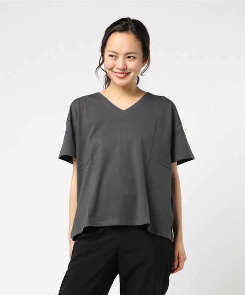 DISCOAT(ディスコート)の「USコットンVネックTシャツ(Tシャツ/カットソー・レディース・オフホワイト/グレー系その他/キャメル/ライトベージュ・FREE)」の12枚目の写真