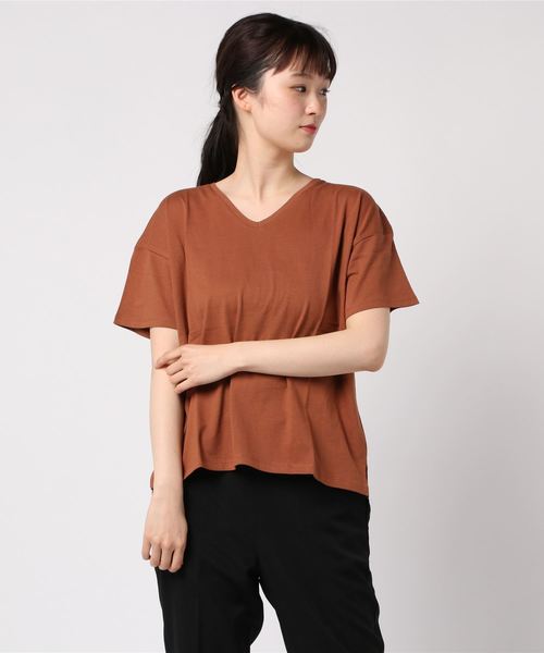 DISCOAT(ディスコート)の「USコットンVネックTシャツ(Tシャツ/カットソー・レディース・オフホワイト/グレー系その他/キャメル/ライトベージュ・FREE)」の11枚目の写真