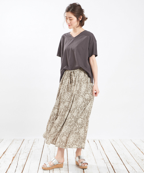 DISCOAT(ディスコート)の「USコットンVネックTシャツ(Tシャツ/カットソー・レディース・オフホワイト/グレー系その他/キャメル/ライトベージュ・FREE)」の8枚目の写真