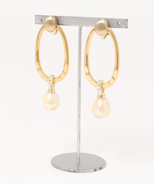 JILL STUART(ジルスチュアート)の「《Endy ROBE》ドロップパールイヤリング(イヤリング・レディース・ゴールド・フリ-)」の1枚目の写真