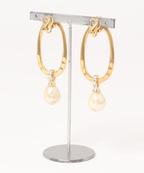 JILL STUART(ジルスチュアート)の「《Endy ROBE》ドロップパールイヤリング(イヤリング・レディース・ゴールド・フリ-)」の2枚目の写真