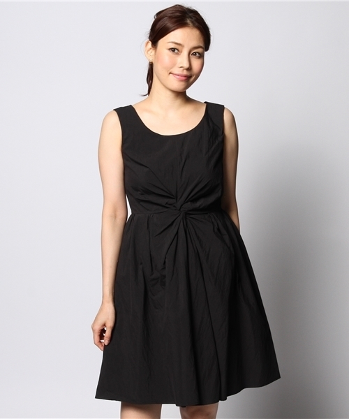 Liesse（リエス）の「ねじりAラインワンピース（ワンピース・レディース・ホワイト/ブラック/カーキ・2/4/3）」の2枚目の写真