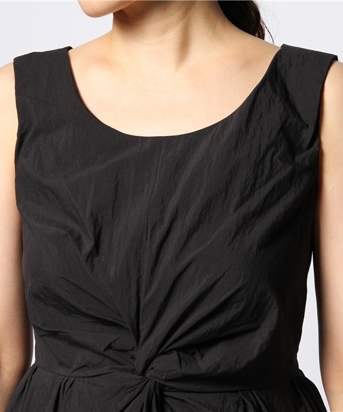 Liesse（リエス）の「ねじりAラインワンピース（ワンピース・レディース・ホワイト/ブラック/カーキ・2/4/3）」の9枚目の写真