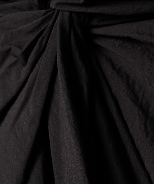 Liesse（リエス）の「ねじりAラインワンピース（ワンピース・レディース・ホワイト/ブラック/カーキ・2/4/3）」の12枚目の写真