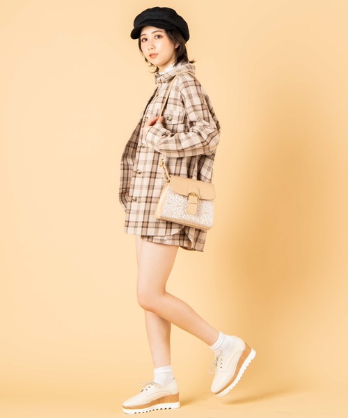 WEGO（ウィゴー）の「WEGO/ベルトフラップショルダーバッグ（ショルダーバッグ・レディース・ベージュ/ブラック/その他1・FREE）」の16枚目の写真