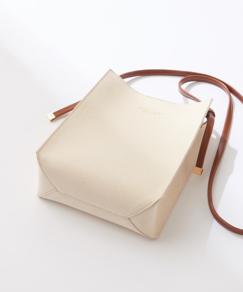 natural couture（ナチュラルクチュール）の「2WAYスクエアショルダーバッグ（ショルダーバッグ・レディース・ブラック/ベージュ/アイボリー/ミント/ブラック系その他/その他1・FREE）」の8枚目の写真