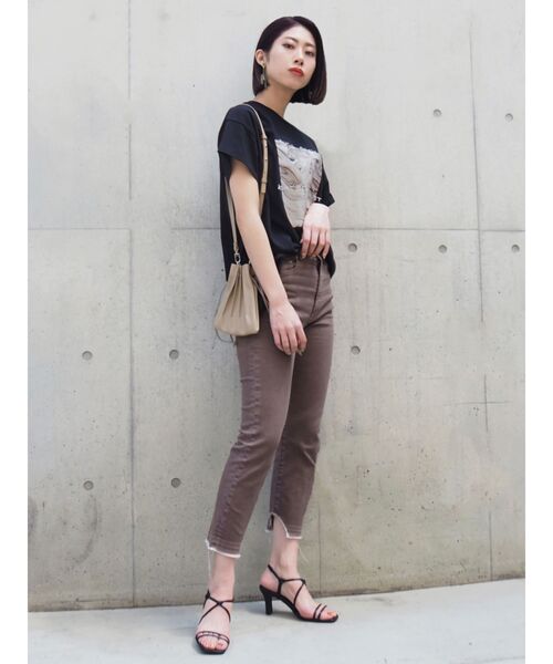 EMODA（エモダ）の「ヘムカットスリムジャストウエストジーンズ（デニムパンツ・レディース・ブラウン/ベージュ/カーキ・SMALL/MEDIUM）」の6枚目の写真