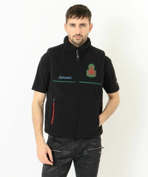 MARK & LONA(マークアンドロナ)の「Polar Reversible Vest | MEN(ダウンベスト・メンズ・アイボリー/ブラック・48/46)」の15枚目の写真