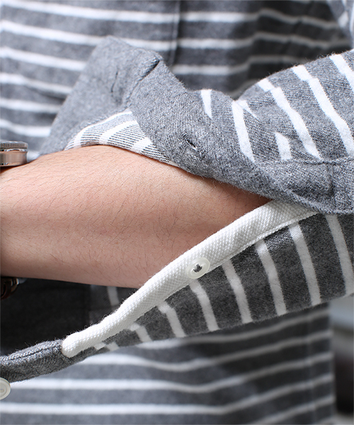 NANO universe(ナノユニバース)の「ナッピングパネルボーダーSH(シャツ/ブラウス・メンズ・ホワイト/ネイビー/グレー/グリーン・X-LARGE/LARGE/SMALL/MEDIUM)」の17枚目の写真