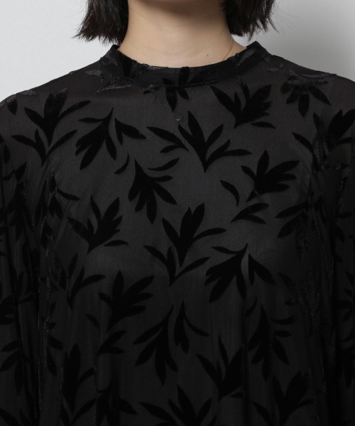 PAGEBOY（ページボーイ）の「オパールリーフハイネックブラウス（シャツ/ブラウス・レディース・ブラック/オフホワイト・FREE）」の5枚目の写真