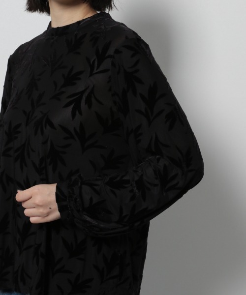 PAGEBOY（ページボーイ）の「オパールリーフハイネックブラウス（シャツ/ブラウス・レディース・ブラック/オフホワイト・FREE）」の8枚目の写真