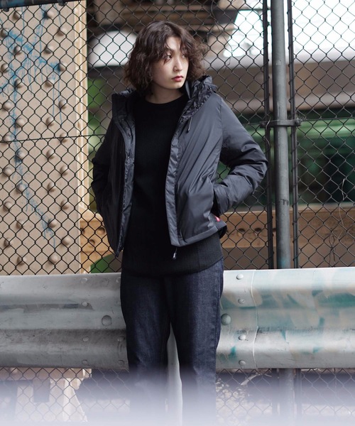 roial(ロイアル)の「DOWN JACKET/roial ロイアル トップス ブルゾン ナイロンジャケット ダウンジャケット(ダウンジャケット/コート・レディース・ブルー/マスタード/レッド/ブラック/ライトグレー・SMALL/MEDIUM)」の2枚目の写真
