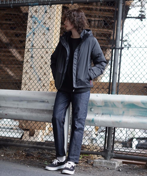 roial(ロイアル)の「DOWN JACKET/roial ロイアル トップス ブルゾン ナイロンジャケット ダウンジャケット(ダウンジャケット/コート・レディース・ブルー/マスタード/レッド/ブラック/ライトグレー・SMALL/MEDIUM)」の6枚目の写真
