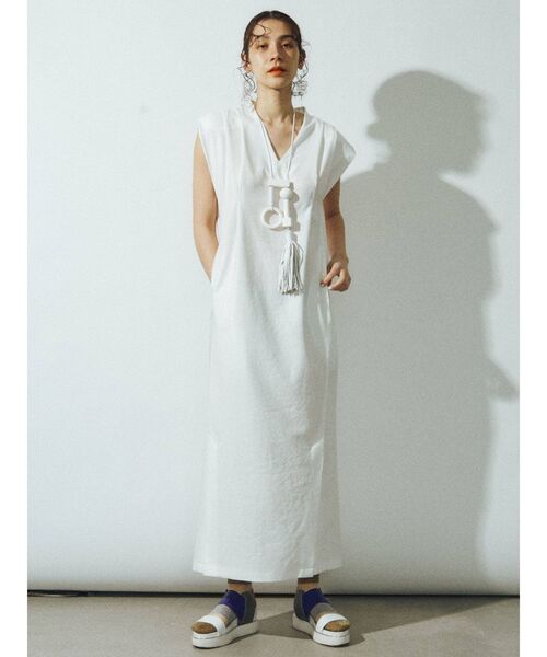 UN3D.（アンスリード）の「パワーショルダーワンピース（ワンピース・レディース・ホワイト/ブラック/オレンジ・38/36）」の8枚目の写真