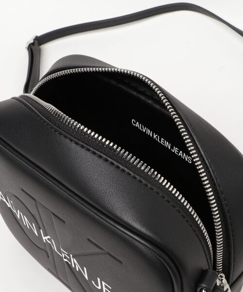 Calvin Klein（カルバン・クライン）の「アイコニック ショルダー 