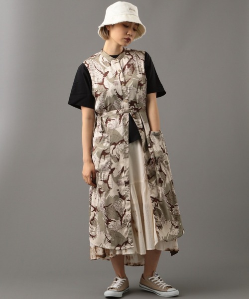 AVIREX（アヴィレックス）の「マリンチャート カモ ノーカラーシャツワンピース/ MARINE CHART CAMO NO-COLLAR SHIRT ONEPIECE（シャツワンピース・レディース・ベージュ/グレー・FREE）」の4枚目の写真