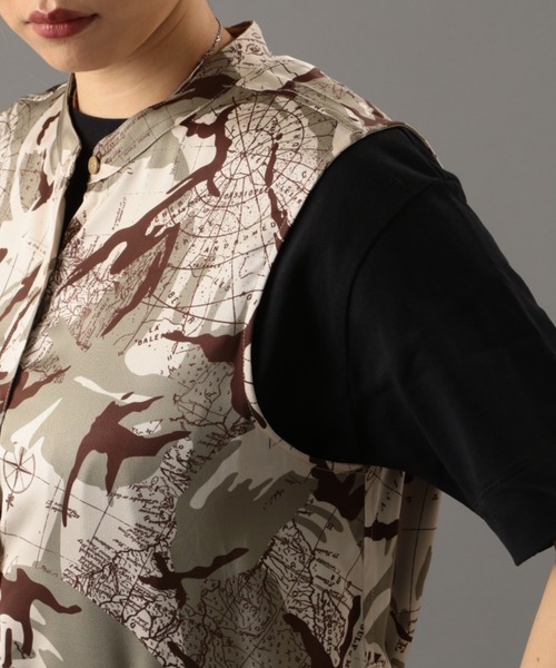 AVIREX（アヴィレックス）の「マリンチャート カモ ノーカラーシャツワンピース/ MARINE CHART CAMO NO-COLLAR SHIRT ONEPIECE（シャツワンピース・レディース・ベージュ/グレー・FREE）」の6枚目の写真