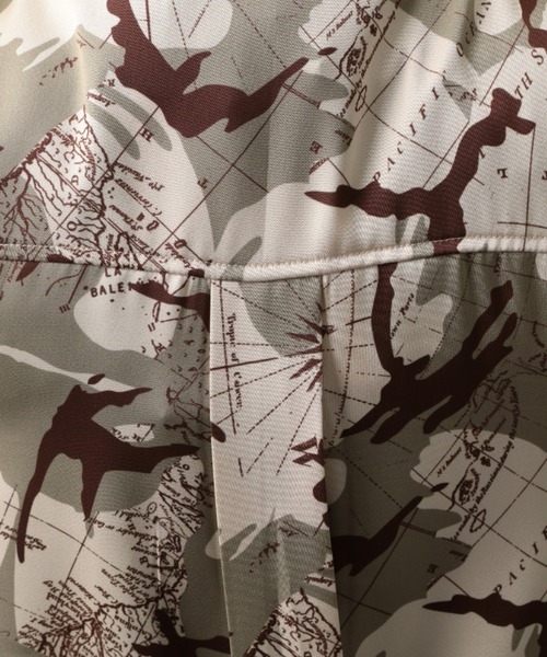 AVIREX（アヴィレックス）の「マリンチャート カモ ノーカラーシャツワンピース/ MARINE CHART CAMO NO-COLLAR SHIRT ONEPIECE（シャツワンピース・レディース・ベージュ/グレー・FREE）」の9枚目の写真