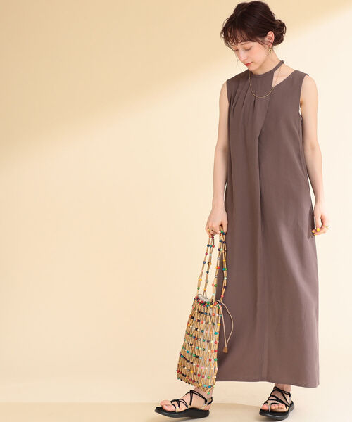 Ray BEAMS（レイビームス）の「Ray BEAMS / アシメ ネック ノースリーブ ワンピース（ワンピース・レディース・イエロー/ダークブラウン・ONE SIZE）」の21枚目の写真