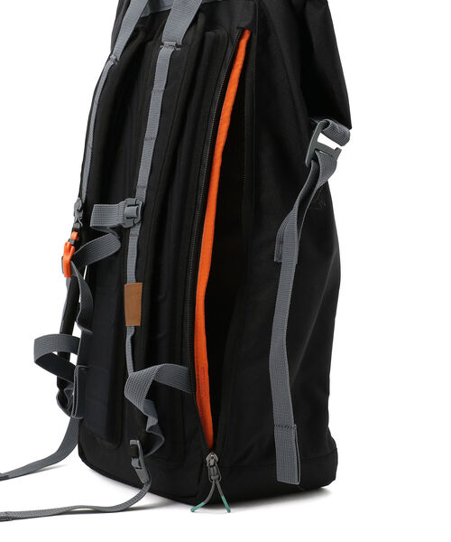 POLeR OUTDOOR STUFF（ポーラーアウトドアスタッフ）の「POLeR OUTDOOR STUFF/ポーラーアウトドアスタッフ　ELEVATED ROLLTOP（バックパック/リュック・メンズ・ブラック・FREE）」の7枚目の写真