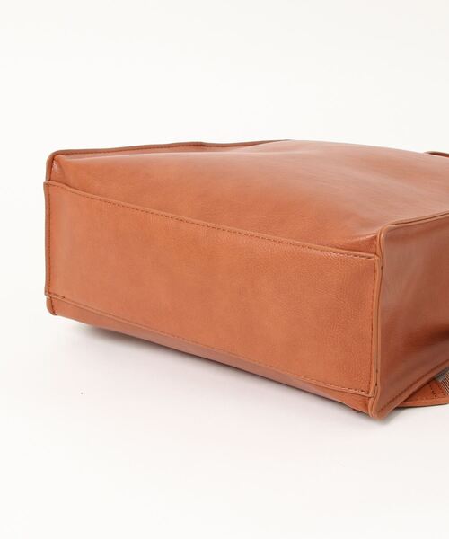 THE MORNING AFTER（ザ モーニング アフター）の「[ Legato Largo / レガートラルゴ ] スタンダードフェイクレザーリュック（バックパック/リュック・レディース・ブラック/キャメル/ミント/ライトグレー・ONE SIZE）」の7枚目の写真