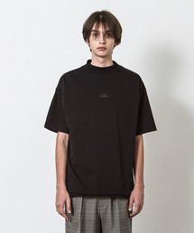 モックネックTシャツ