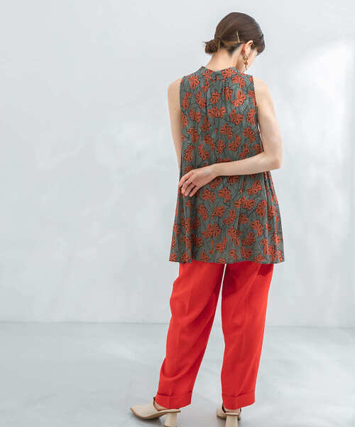 KBF(ケイビーエフ)の「DEVEAUXスタンドネックノースリーブ(シャツ/ブラウス・レディース・ブラウン/カーキ・ONE)」の22枚目の写真