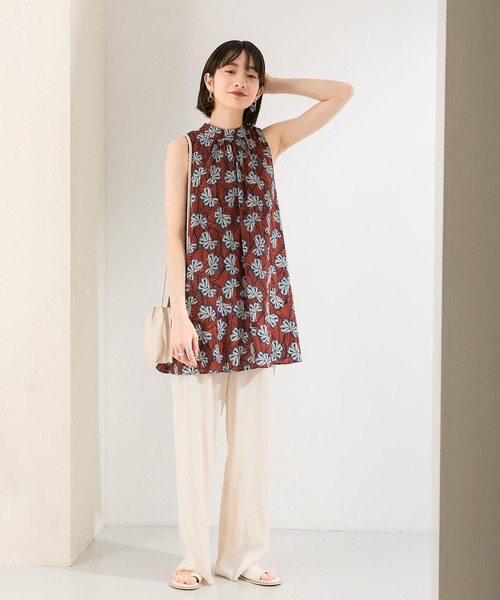 KBF(ケイビーエフ)の「DEVEAUXスタンドネックノースリーブ(シャツ/ブラウス・レディース・ブラウン/カーキ・ONE)」の8枚目の写真