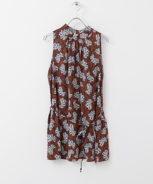 KBF(ケイビーエフ)の「DEVEAUXスタンドネックノースリーブ(シャツ/ブラウス・レディース・ブラウン/カーキ・ONE)」の19枚目の写真