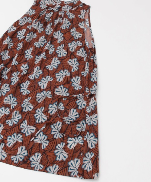 KBF(ケイビーエフ)の「DEVEAUXスタンドネックノースリーブ(シャツ/ブラウス・レディース・ブラウン/カーキ・ONE)」の17枚目の写真