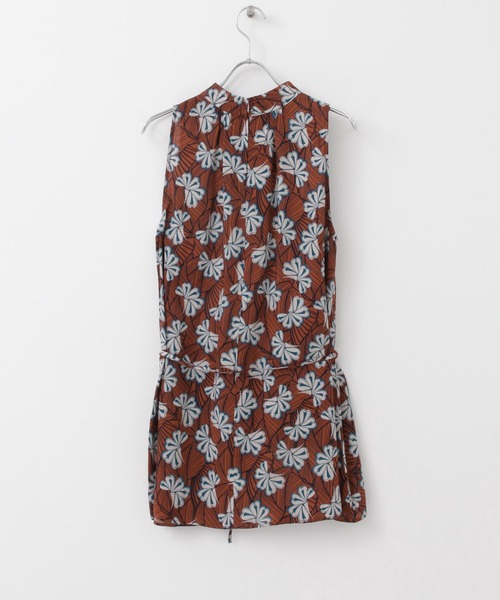 KBF(ケイビーエフ)の「DEVEAUXスタンドネックノースリーブ(シャツ/ブラウス・レディース・ブラウン/カーキ・ONE)」の14枚目の写真