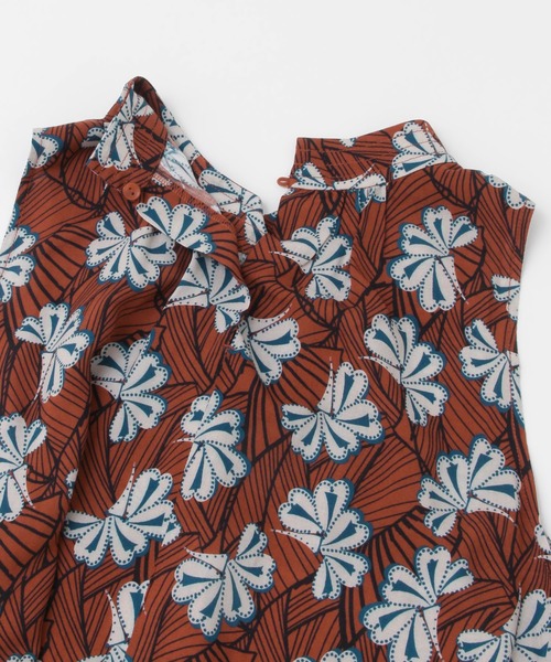 KBF(ケイビーエフ)の「DEVEAUXスタンドネックノースリーブ(シャツ/ブラウス・レディース・ブラウン/カーキ・ONE)」の7枚目の写真